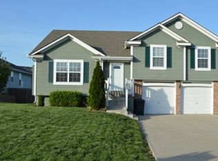 1209 Wildflower Rd, Warrensburg, MO 64093