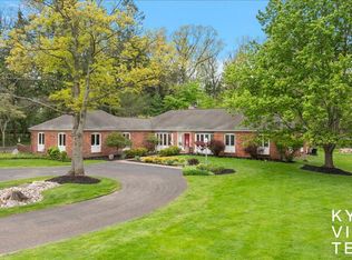 1585 River Oaks Dr SE, Ada, MI 49301