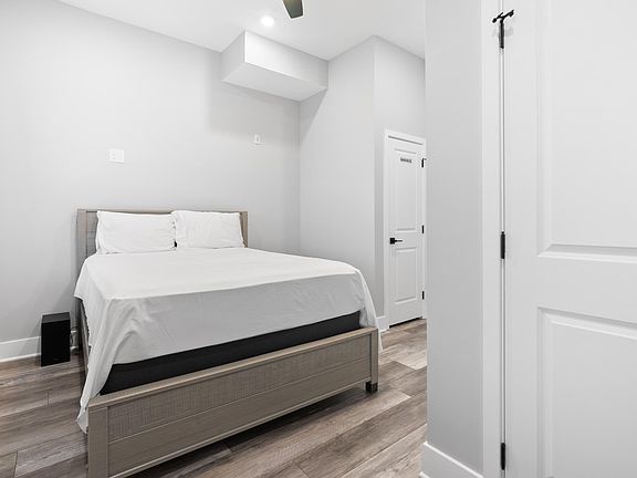 3rd image of 2222 N 20th St Floor 3