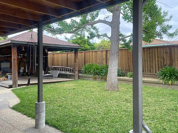 3rd image of 3066 Lynview Dr