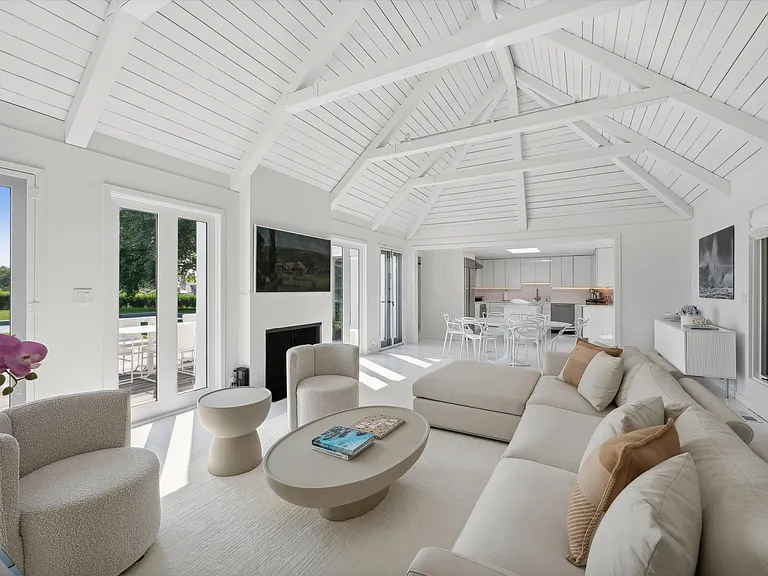 627 Sagaponack Rd — Photo 13