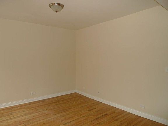 4th image of 1316 N Wood St #C