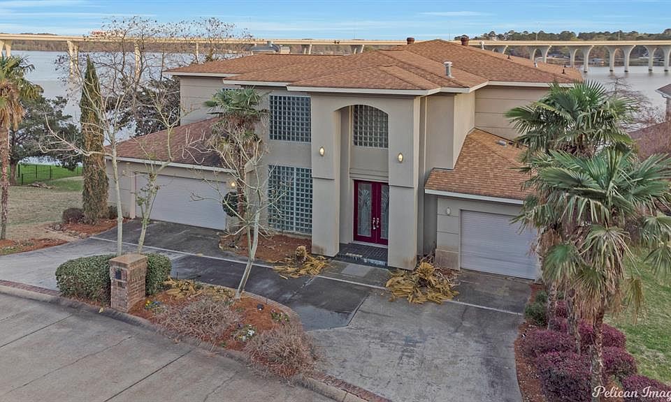1st image of 12 N Pointe Cir