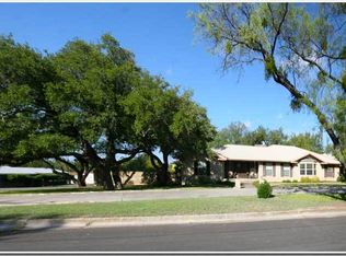 310 S Porter St, Lampasas, TX 76550