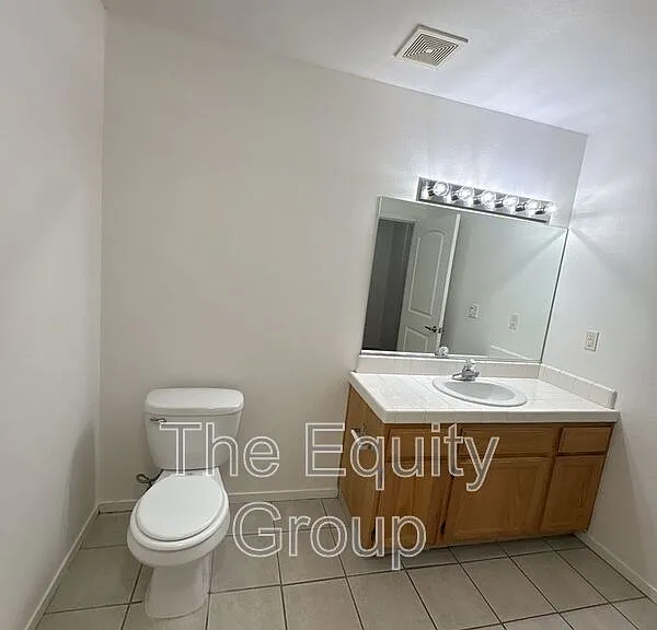2544 W Lark Ave — Photo 13