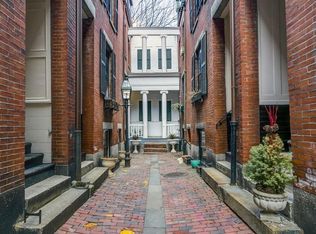 3 Rollins Pl, Boston, MA 02114