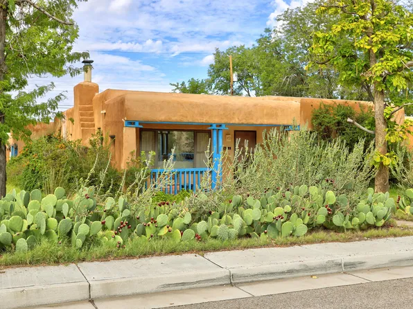 401 Fontana Pl NE, Albuquerque, NM 87108
