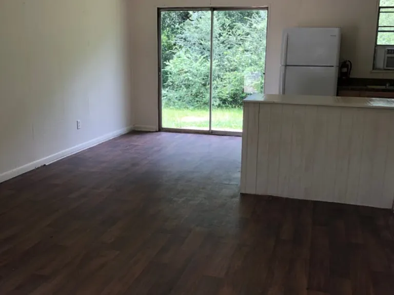 671 E Olive Rd #6 — Photo 4