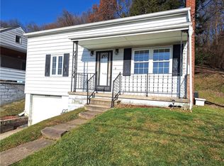 220 Hazen Ave E, Ellwood City, PA 16117