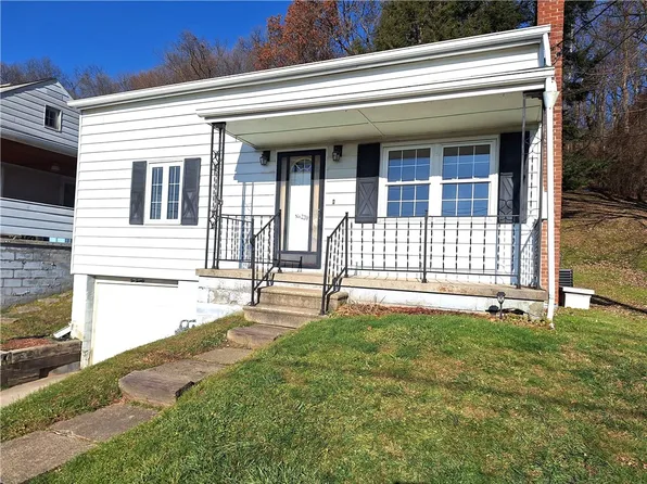 220 Hazen Ave E, Ellwood City, PA 16117