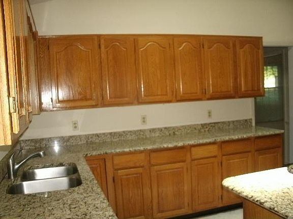 3rd image of 118 Woodstock Way