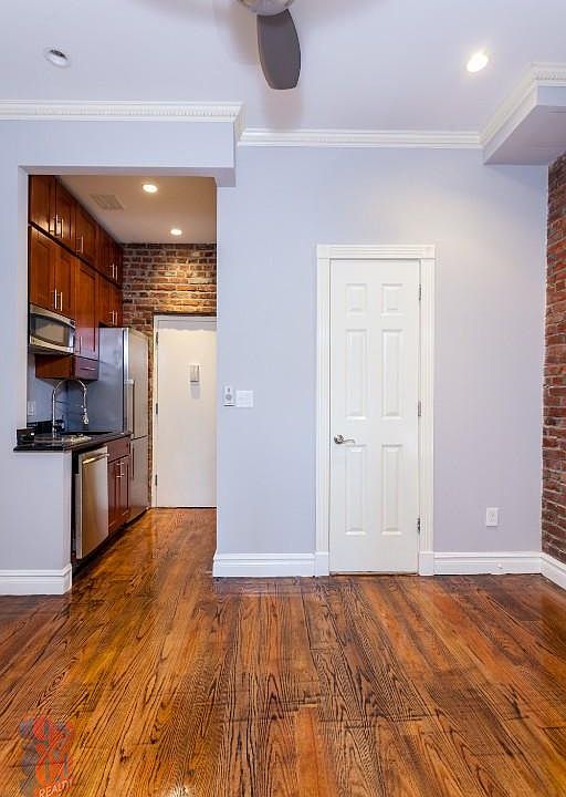 2nd image of 52 Barrow St APT 4D
