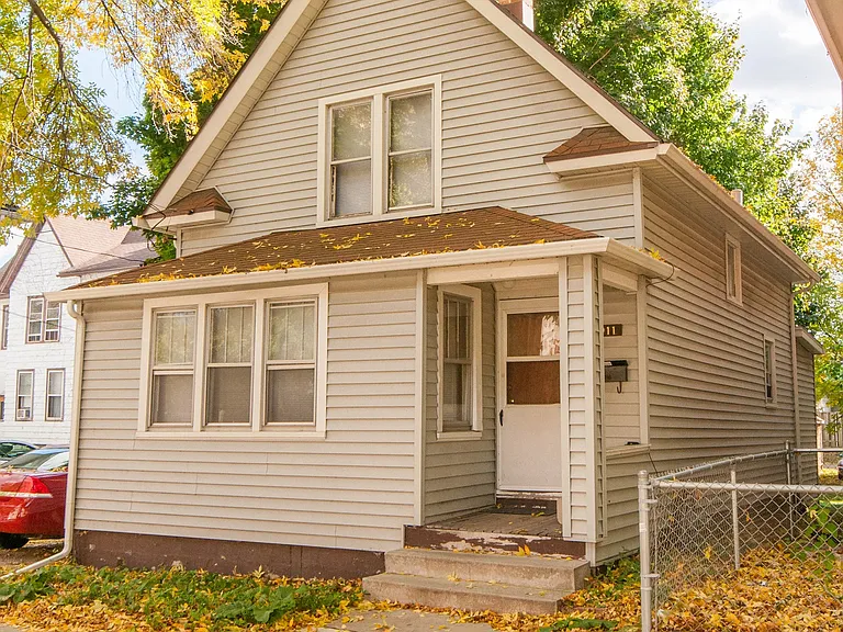 916 Vilas Ave — Photo 5