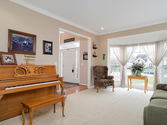 4th image of 43 Graystone Ln