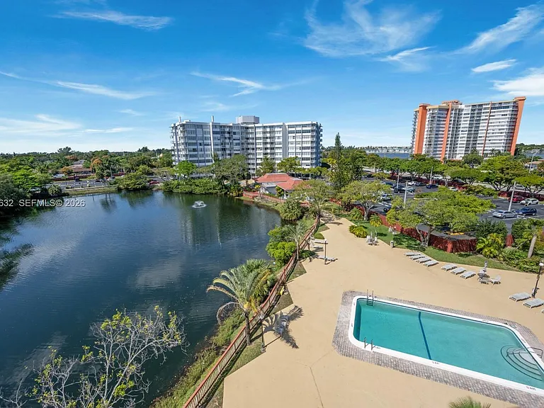 1300 NE Miami Gardens Dr #621E — Photo 28