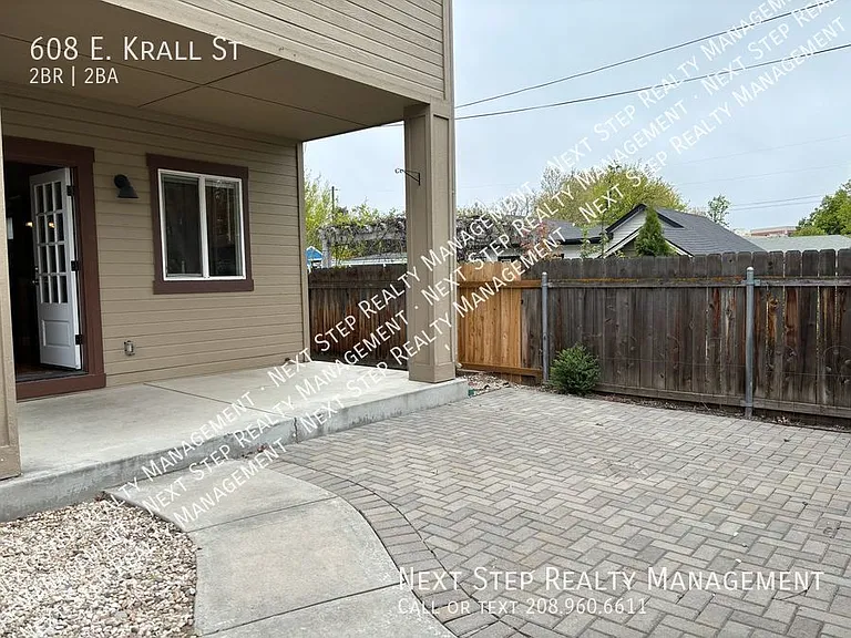608 E Krall St — Photo 19