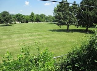 2823 N Mitchell Ave, Arlington Heights, IL 60004