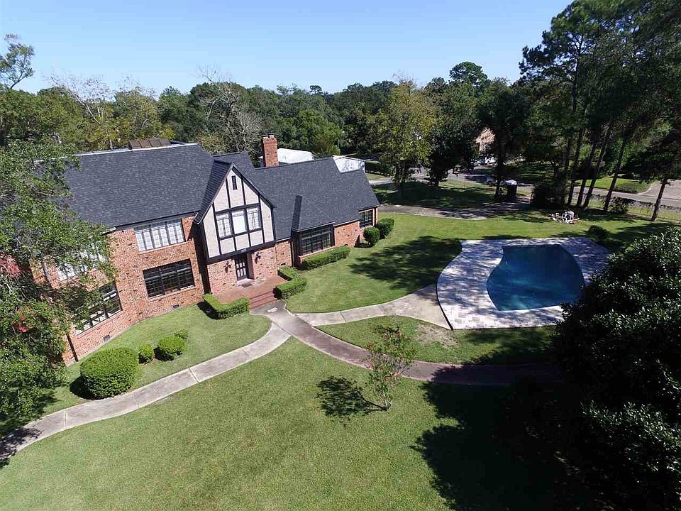 1st image of 2710 Evergreen Dr