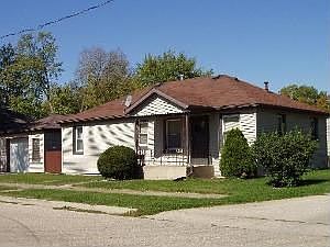 1st image of 845 Superior St
