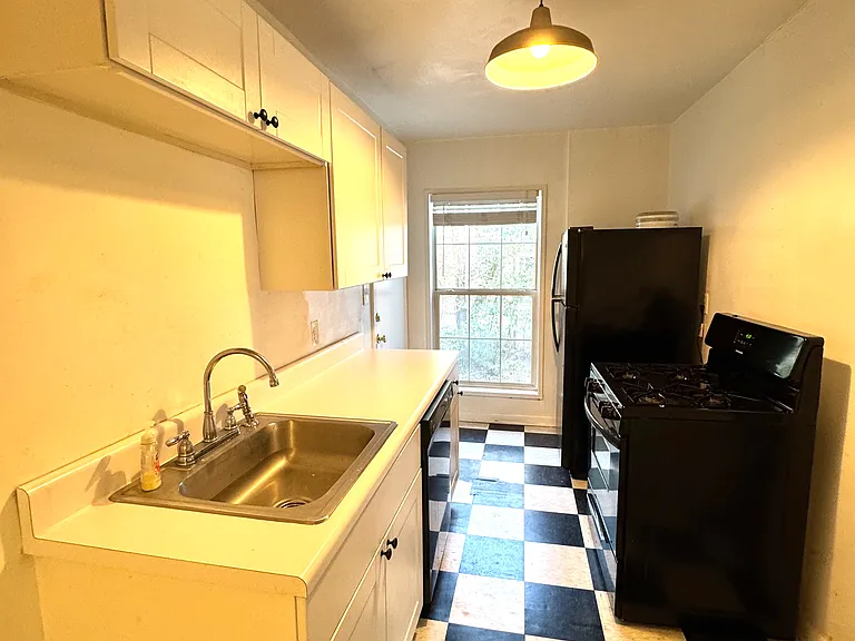893 Greenwood Ave NE #8 — Photo 4