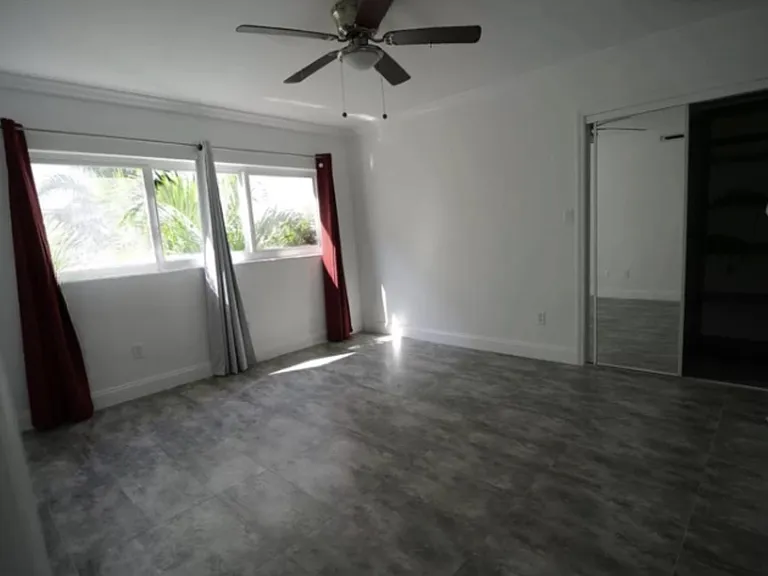 3721 NE 170th St #1 — Photo 36