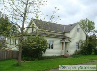 1117 14th St, Anacortes, WA 98221