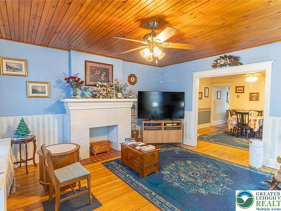 4th image of 1207 Maple St