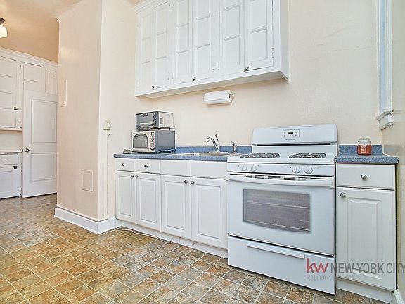 4th image of 780 W End Ave APT 12E