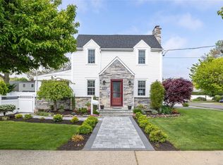 2134 Pine St, Wantagh, NY 11793