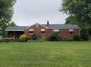 661 Rock Springs Dr, Kingsport, TN 37664