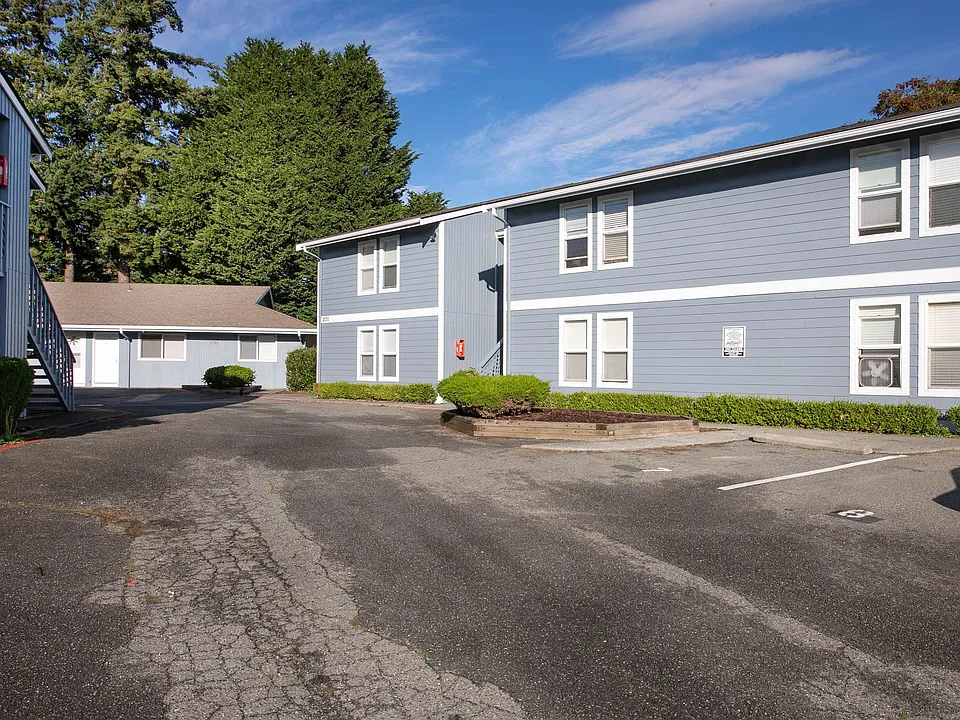 Glacier Park Apartments