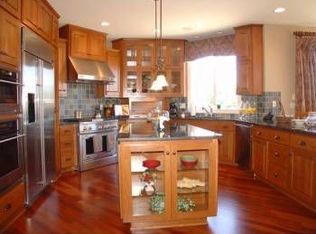 6070 Lanewood Ln N, Plymouth, MN 55446