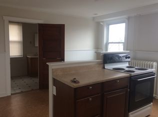 23 Extension St #2, Newport, RI 02840