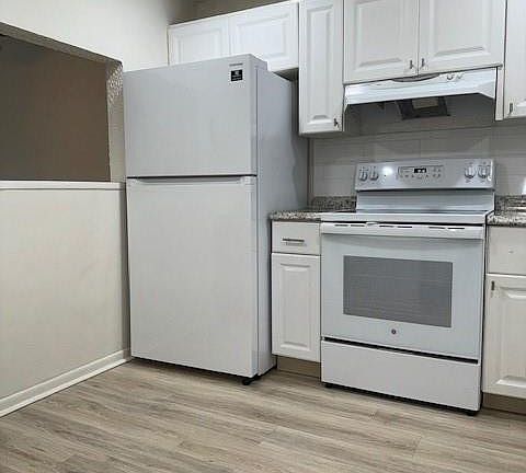 5th image of 9441 Sunrise Lakes Boulevard #107