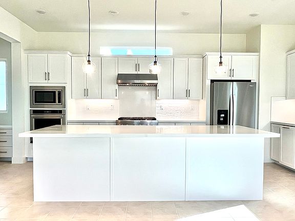 4th image of 16282 Helber Way