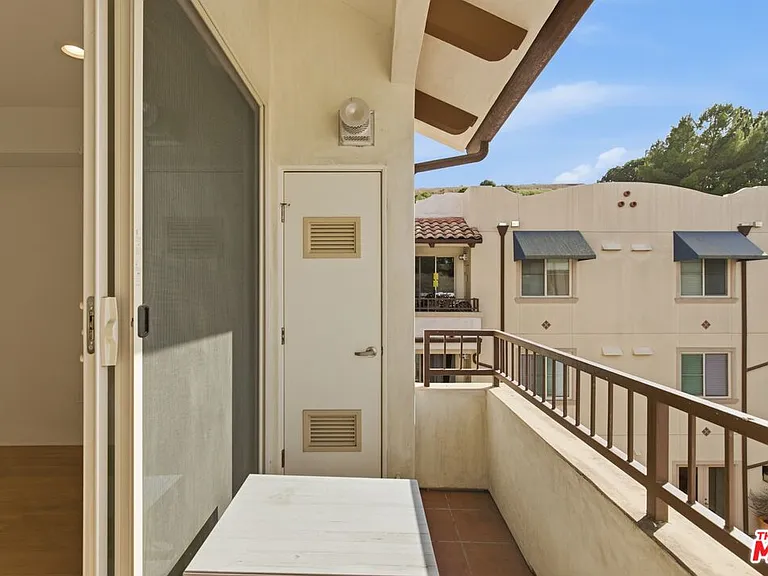 627 Deep Valley Dr #Penthouse 620 — Photo 7