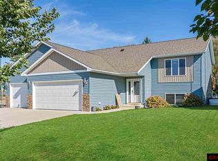 101 Peridot Ct, Mankato, MN 56001
