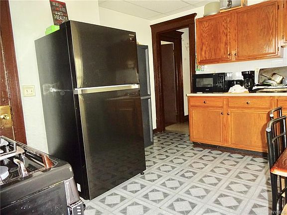 5th image of 1378 Bailey Ave