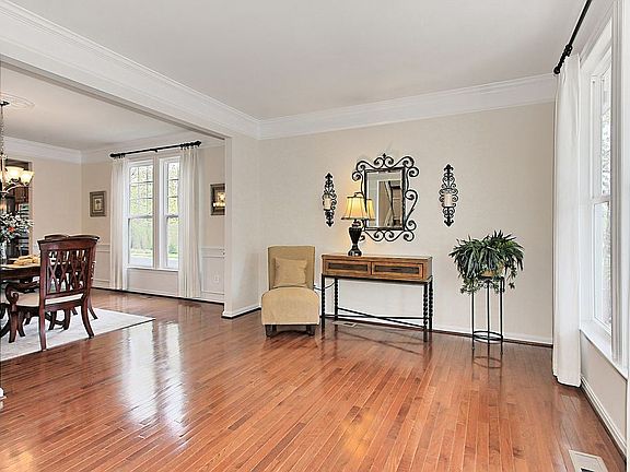 4th image of 23386 Virginia Rose Pl