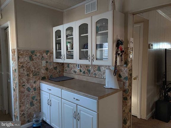 5th image of 131 Halcyon Dr