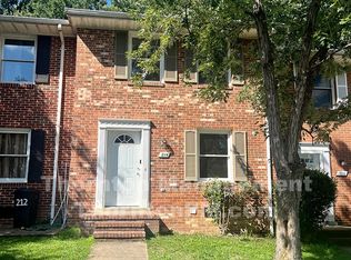 214 Farrell Ln, Fredericksburg, VA 22401
