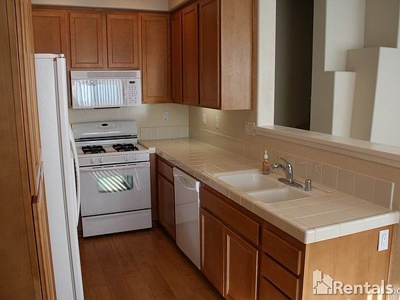 4th image of 24779 Valleywalk St Unit 3