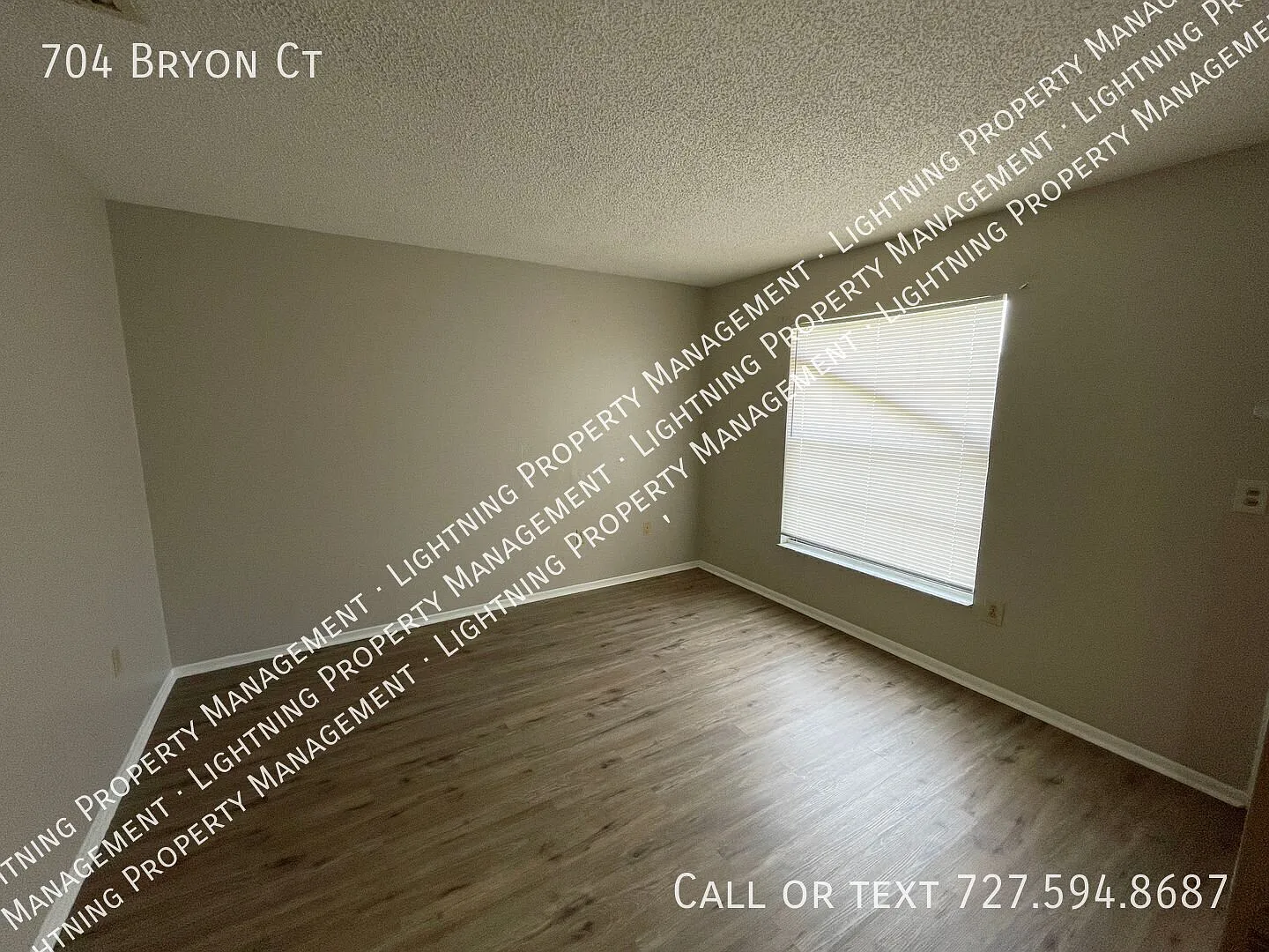 2 Bed Apartment Near Downtown Lakeland — Photo 3