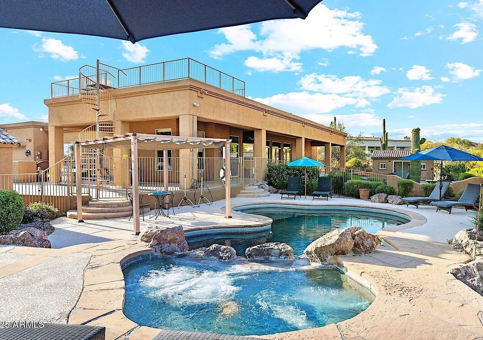 6 bed, 6.5 bath, 4278 sqft, $8,000 — Photo 1