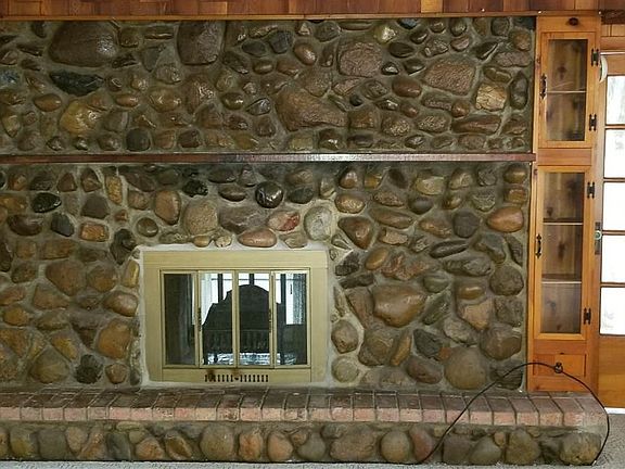 5th image of 1134 N Clare Ave