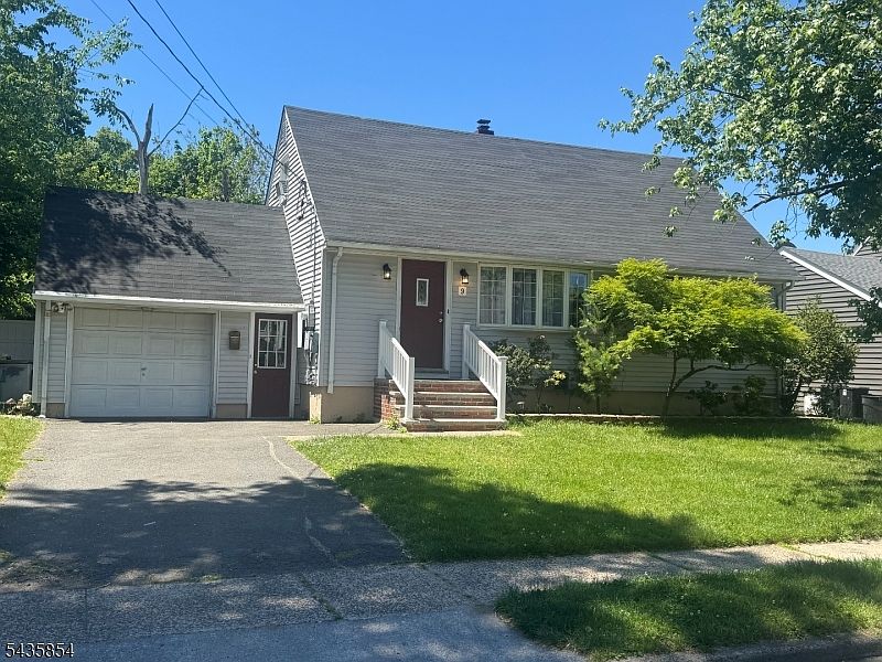 1st image of 9 Wallace Ln