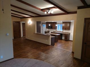 1570 N Oakwood Rd, Oshkosh, WI 54904