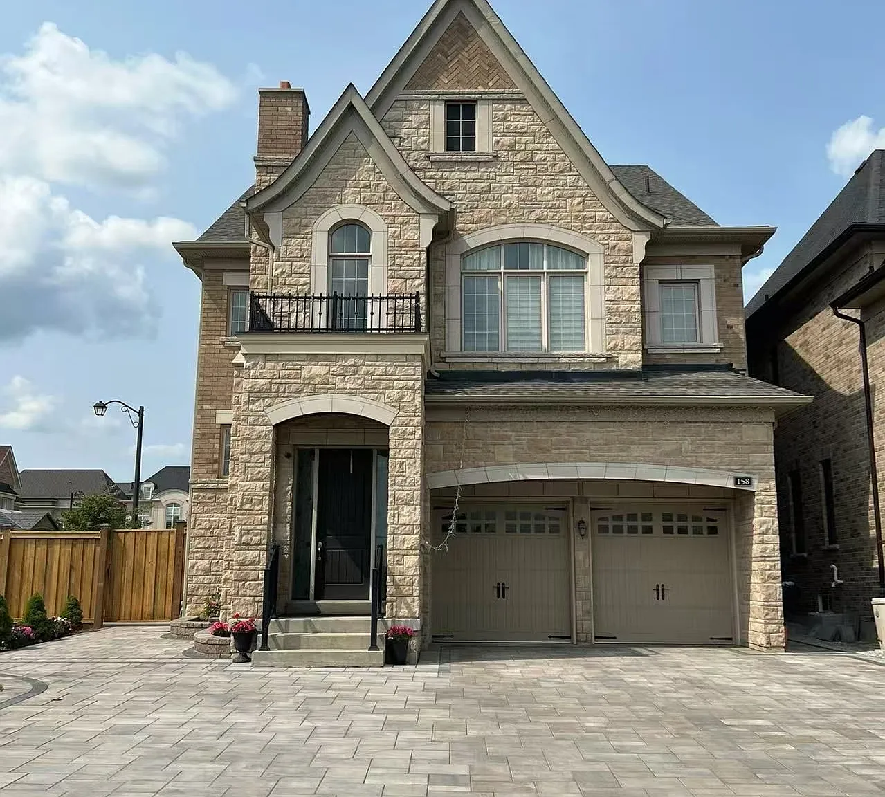 4 bed, $1,380 — Photo 1