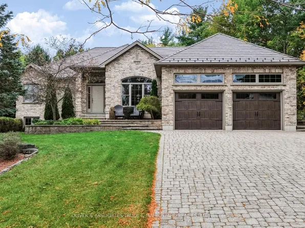 10075 Jennison Cres, Grand Bend, ON N0M 1T0