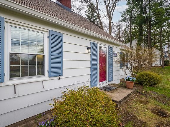 4th image of 1534 Crittenden Rd
